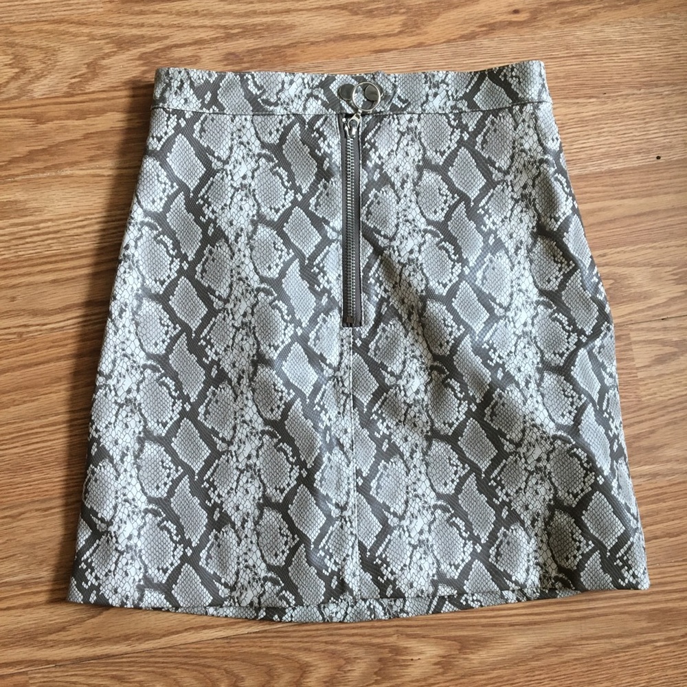 Snakeskin Print Short Skirt